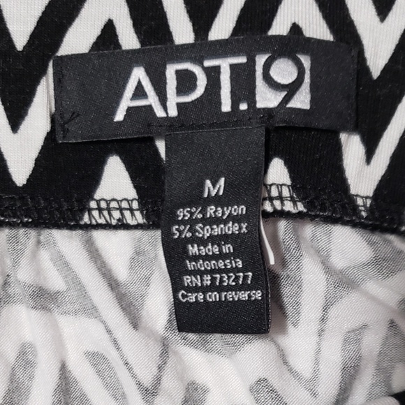 Apt. 9 Geometric print skirt - Picture 2 of 3